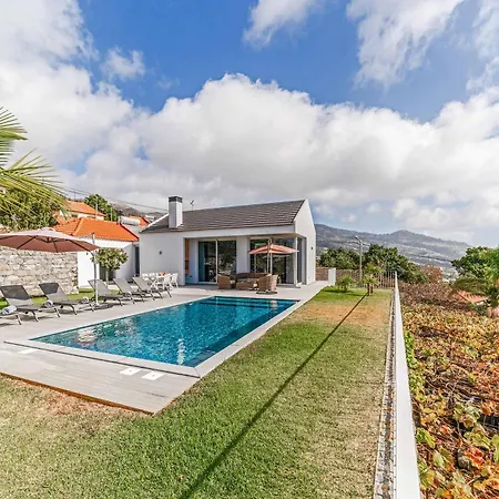 Calheta Heights Willa